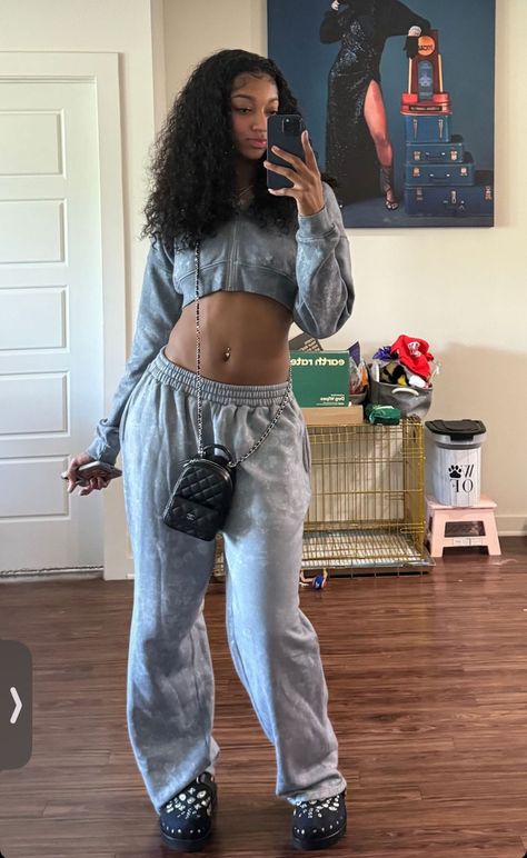 Nike Two Piece Outfit, Fashion School Outfits, Dance Outfits Practice, Clueless Outfits, Practice Outfits, Business Hairstyles, Grey Outfit, Chill Outfits, Cute Simple Outfits