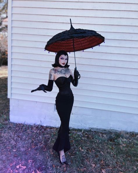 Jewel Sha'ree Eaves (@jewelsharee) • Instagram photos and videos Spooky Chic Outfits, Black Halloween Outfit, Goth Girl Halloween Costume, Gothic Pinup, All Black Costume Ideas For Women, Vampire Cosplay, Vampire Halloween, Alt Halloween Costumes, Luxury Black Gothic Cosplay Costume