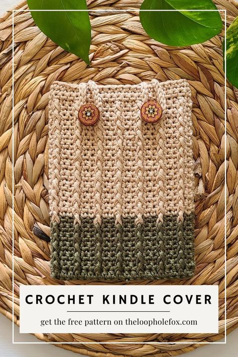 Carry your Kindle with you anywhere you go knowing your device will be protected with this crochet Kindle cover. Click to go to the crochet kindle cover free pattern by The Loophole Fox. Kindle Sleeves Crochet, Kindle Paperwhite Crochet Case, Crochet E Reader Cover, Kindle Paper White Crochet Cover, Knitted Kindle Cover, Crochet Kobo Cover, Free Crochet Kindle Sleeve Pattern, Kindle Case Crochet Pattern, Kindle Cover Crochet Pattern Free