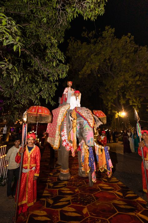 Witness the Spectacular Royal Rajput Wedding of Kr. Dhruv Raj Singh Rathore & Himangini Hada | Chitra Chaukhat Rajasthan Wedding Aesthetic, Rajput Aesthetic, Rajput Wedding, Palace Wedding, Indian Weddings, Wedding Film, Believe In God, Couple Aesthetic, Wedding Decoration