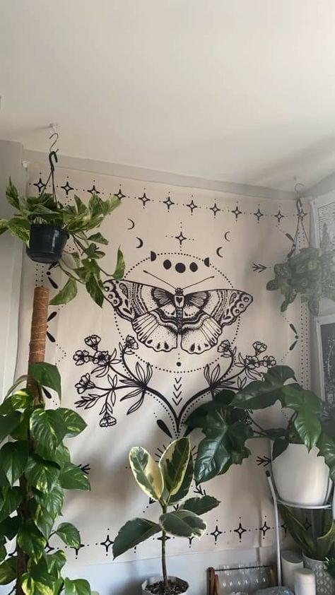 Doodle Accent Wall, Closet Door Mural Ideas, Witchy Mural Ideas, Wallpaintings Ideas Bedroom Aesthetic, Painting On Wall Ideas Creative, Aesthetic Wall Painting Ideas, Drawing On Walls Bedrooms, Room Murals Aesthetic, July 4 Dessert