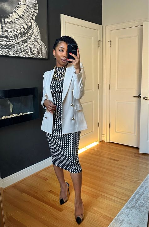 Black and cream dress styled for work Official Dresses For Work Classy Formal, Formal Work Dresses Office Style, Friday Casual Work Outfit Black Women, Work Dresses Professional Office Wear, Official Dresses For Work, Monday Work Outfit, Work Dresses Professional, Curvy Work Outfit, Cute Work Outfits