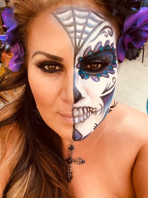 Half Face Day Of The Dead Makeup, Day Of The Dead Makeup Half Face, Day Of The Dead Face Paint, Day Of The Dead Makeup Easy, Mexican Flag Colors, Day Of The Dead Makeup, Web Face, Skull Face Paint, Makeup Stencils