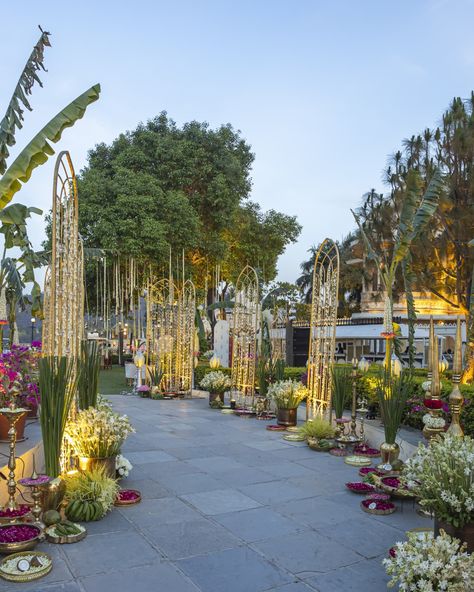 Blending traditions with a global touch! 🌸✨ Our South Indian wedding decor infused with exquisite Thai florals, directly sourced from Thailand, creates a vibrant and unique setting that elevates tradition to a new level of elegance From heritage to contemporary, this fusion brings the best of both worlds together for a truly unforgettable celebration💐💛 . Design- @theweddingsquare_ Florals - @fragranceflowerz . . . . . [Fragranceflowerz, Wedding, Decor, Royalwedding, Explorepage, Magic, Drea... Wedding Pathway Decor, South Indian Wedding Decor, Indian Wedding Decor, Celebration Design, Wedding Decor Photos, Wedding Decor Inspiration, South Indian Wedding, Indian Wedding Decorations, Event Management