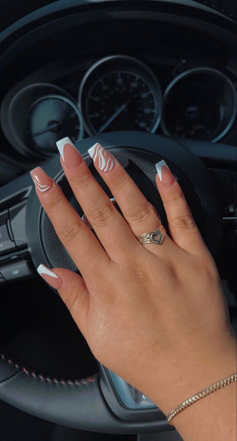 White Nail French Design, Nails Acrylic Coffin Simple Design, White French Tip Nails With Accent Nail, French Tip Acrylic Nails With Design Ring Finger, French Acrylics With Design, Trendy French Tip Nails Square, V White Tip Nails, Coffin V French Tip Nails, Short White Tip Nails With Design