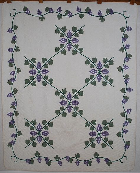 Mountain Mist Quilts |Grapevine Mountain Mist Quilt Patterns, Daffodil Applique, Modern Prairie, History Of Quilting, Crewel Embroidery Patterns, Applique Quilt, Old Quilts, Needlework Patterns, Quilts Ideas