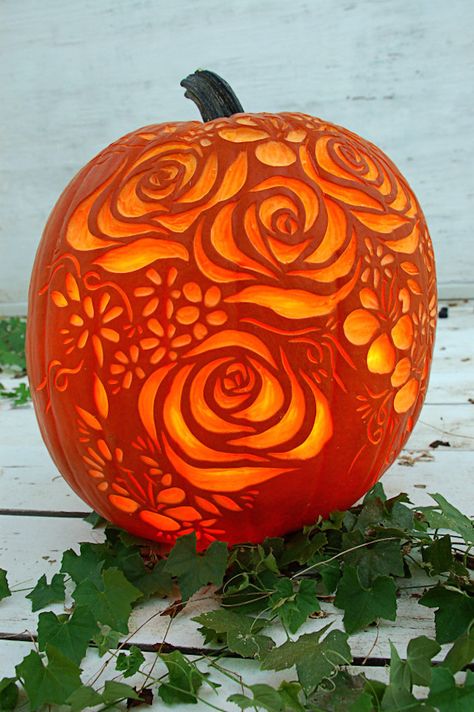 This floral pumpkin is the prettiest. Unique Pumpkin Carving Ideas, Dekorasi Halloween, Trendy Farmhouse, Pumkin Carving, Creative Pumpkin Carving, Amazing Pumpkin Carving, Easy Pumpkin Carving, Pumpkin Carving Designs, Pumpkin Carving Ideas