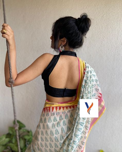 Back Choli Design Blouse Styles, Backless Choli Designs, Halterneck Saree Blouse, Halter Neck Backless Blouse, Halterneck Blouse Designs, Sleeveless Back Blouse Designs, Backless Kurti Designs Latest, Halter Neck Back Design, Halter Neck Blouse Back