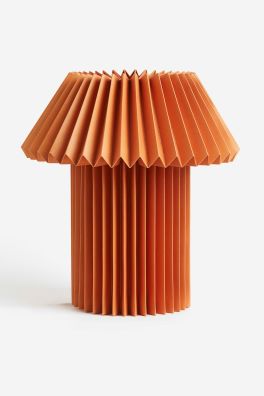 Pleated paper table lamp - Green - Home All | H&M GB Paper Table Lamp, Space Saving Apartment, Interior Artwork, Bed Lamp, Room Of One's Own, Paper Table, Mid Century Living, Orange Paper, Orange House