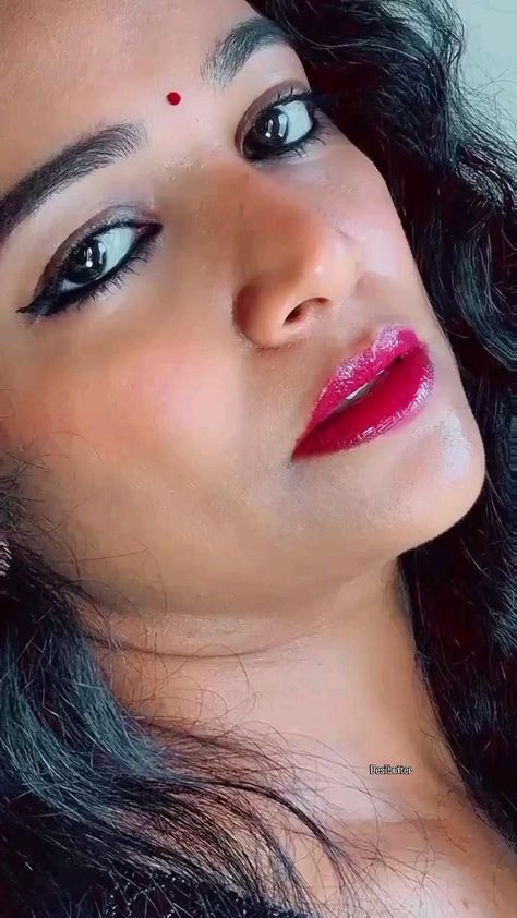 Red Lipstick Wallpaper, Lipstick Wallpaper, Model Hairstyles, Beauty Hacks Lips, Actress Without Makeup, Beauty Face Women, Beautiful Dresses Short, Desi Girl, Beautiful Women Over 40