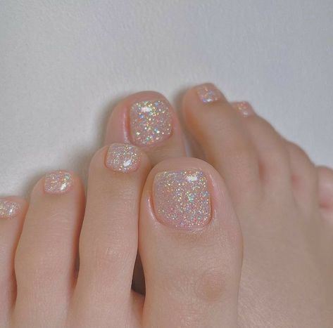 Pedicure Pink Glitter, Pink Sparkly Pedicure, Pedicure Ideas Sparkle, Glittery Pedicure, Prom Pedicures, Glitter Pedicure Ideas, Jelly Toe Nails, White Glitter Toes, Glitter Toes Pedicure