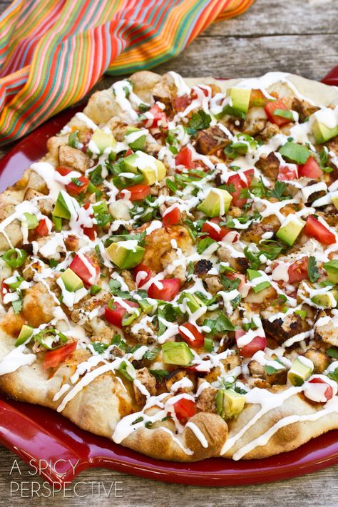 Grilled Chicken Tex Mex Pizza | ASpicyPerspective.com #pizza #grilling #summer #recipe Chicken Pizza Recipes, Pizza Roll, A Spicy Perspective, Mexican Pizza, Grilled Pizza, Chicken Pizza, A Pizza, Homemade Pizza, Tex Mex