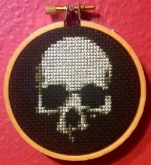 Cross Stitch Skull, Subversive Cross Stitch, Small Cross Stitch, Cross Stitch Funny, Crochet Cross, Dmc Floss, Stitch Embroidery, Embroidery Tutorials, Cross Stitch Charts