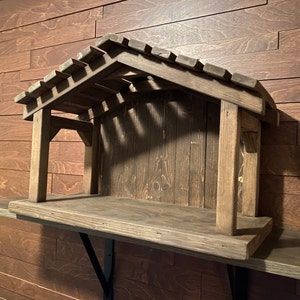 Manger Scenes Nativity, Christmas Nativity Scene Diy, Nativity House, Božićne Dekoracije, Christmas Crib Ideas, Nativity Scene Diy, Nativity Manger, Wood Nativity, Christmas Crib