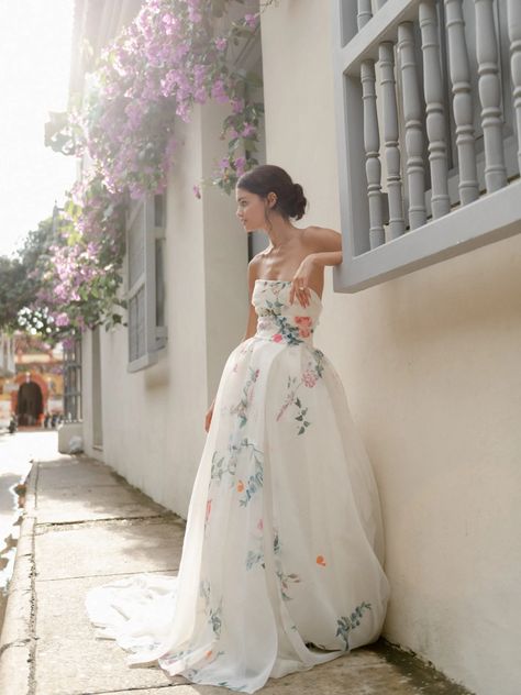 Monique Lhuillier Bliss Wedding Dresses - La Jeune Mariee Colored Bridal Dresses, Floral Bridal Gown, Colorful Wedding Gown, Colorful Floral Wedding Dress, Swedish Wedding Dress, Floral Wedding Dress Colored, Painted Wedding Dress, Colorful Wedding Dress, Printed Wedding Dress