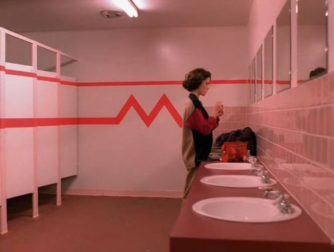 Donna Hayward, Twin Peaks Aesthetic, Twin Peaks 1990, Color In Film, The Wombats, Fire Walk With Me, Black Lodge, Laura Palmer, Septième Art