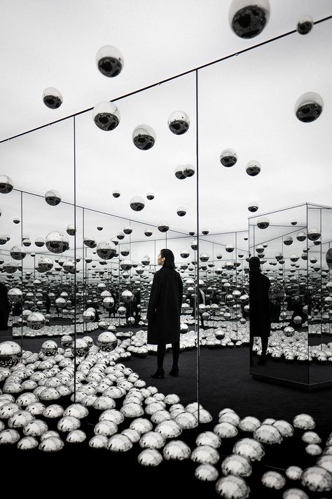 Interactive Mirror, Infinity Mirror Room, Photography Fujifilm, Infinity Room, Interaktives Design, Mirror Maze, Mirror Installation, Mirror Room, Infinity Mirror