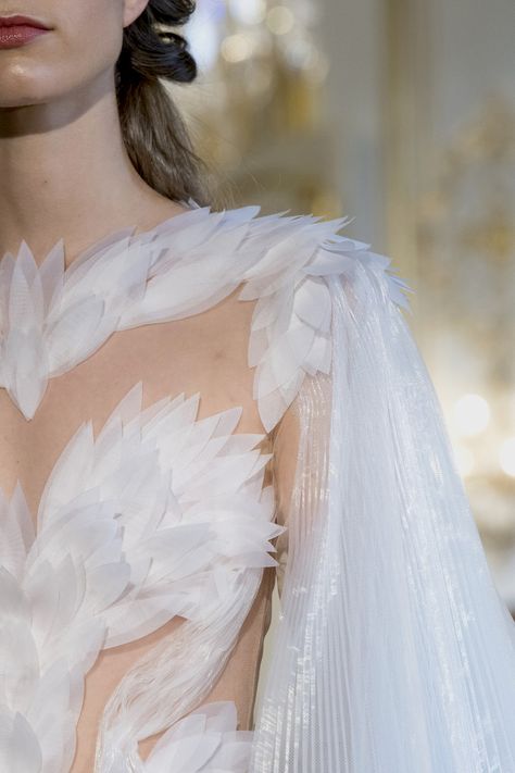 Angelcore Aesthetic, 2019 Couture, Pretty Makeup Looks, Baby Couture, Angel Aesthetic, Feather Dress, Festival Looks, Swan Lake, Couture Gowns