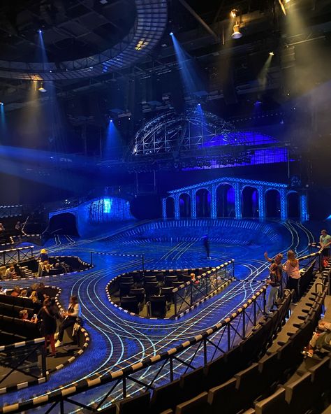 STAR LIGHT EXPRESS - Have you ever been there?? ⭐️ My grandma paid for ALL of us, which is kinda ironic because it’s her BIRTHDAY, but she is just genuinely the kindest person on this world 🥰 It was definitely fun to watch. 🛼 And we had the best places EVER!! This was a great experience! 💋 #starlightexpress #starlightexpressbochum #musical #rollerskating #performance Starlight Express Musical, Starlight Express, Woo Woo, Final Battle, Summer 2025, Dream Career, Star Light, Kind Person, Theatre Kid