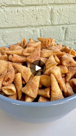 Brazilian Rolls, Munchies Food, Brown Sugar Sauce, Microwave Caramels, Christmas Pudding Recipes, Dirt Cups, Chex Mix Recipes, Salty Treats, Cold Desserts