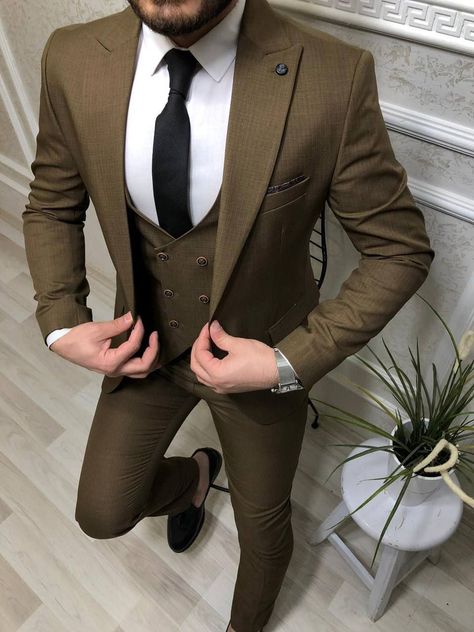 Suits For Men Stylish, Coat Pant For Men, Green Suits, Indian Wedding Suits Men, Best Man's Outfit, Tuxedo Colors, Wedding Kurta For Men, Mens Dress Outfits, Stylish Mens Suits