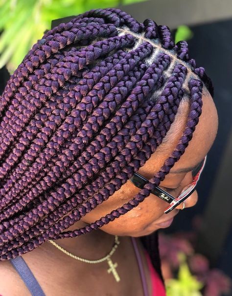 Traditional Box Braids Medium, Makeba Braids Styles Long, Rasta Hairstyles Braids, Female Braids Hairstyles, Makeba Braids Styles, Small Traditional Box Braids, Rasta Braids Hairstyles, Small Medium Knotless Braids, Traditional Box Braids