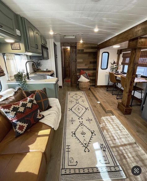 Small Camper Interior Ideas Rustic, Rustic Rv Remodel, Rustic Camper Remodel, Rustic Camper, Rv Interior Design, Dream Camper, Rv Inspiration, Rv Interior Remodel, Camper Reno