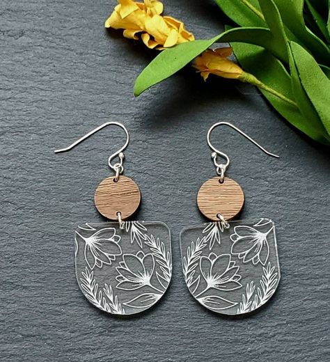 Acrylic Engraving Ideas, Laser Cut Earrings Acrylics, Acrylic Earrings Laser Cut, Laser Cut Wood Jewelry, Laser Engraved Earrings, Cricut Earrings, Laser Cut Wood Earrings, Engraved Acrylic, Laser Cut Wood Crafts