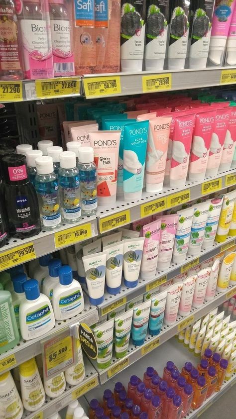 Toko Skincare Aesthetic, D Mart Shopping, Broken Iphone Screen, Korea Shopping, Penyimpanan Makeup, Medicine Snaps, Shopping Pictures, Grocery Store Design, Supermarket Design