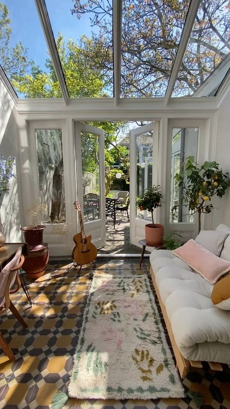 Indoor Sunroom Ideas, Sunroom Decorating, Sunroom Designs, Inspire Me Home Decor, House Decorations, Dream House Rooms, Style Deco, Dream Apartment, Dream House Interior