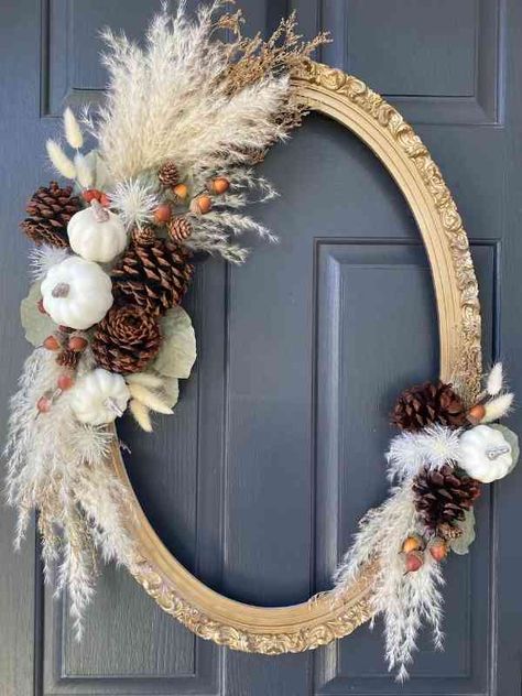 Diy Fall Frame Decor, Picture Frame Wreath Front Doors, Fall Picture Frame Wreaths Diy, Fall Frame Wreath, Fall Picture Frame Wreath, Fall Crafts Decor, Hoop Crafts Ideas, Metal Wreath Frame Ideas, Old Picture Frame Ideas