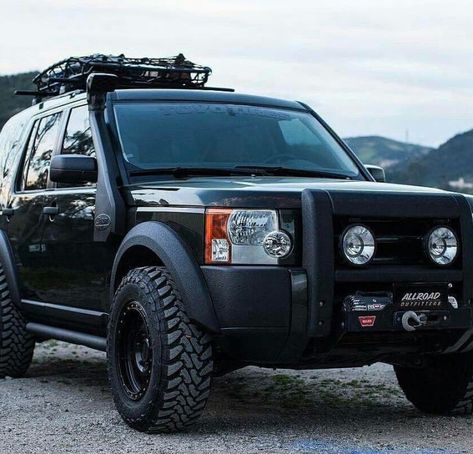 Lifted Land Rovers with Off-road Mods - offroadium.com Land Rover Discovery Off Road, Land Rover Overland, Land Rover Off Road, Land Rover Discovery 1, Motorcycle Camping Gear, Range Rover Hse, Land Rover Discovery 2, Off Road Wheels, Hors Route