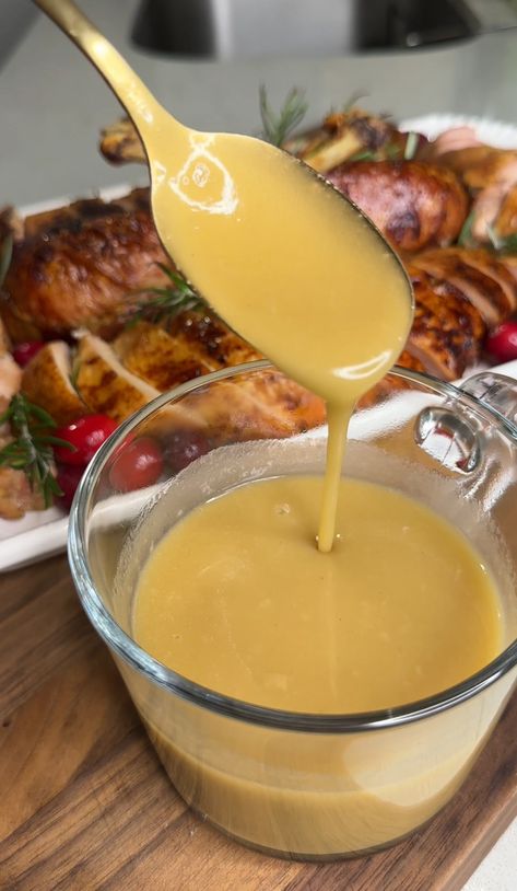 How to make a Pan-Dripping Gravy Roast Gravy From Drippings, Chicken Gravy From Drippings, Honey On Skin, Dripping Gravy, Gravy With Drippings, Drippings Gravy, Roast Gravy, Pan Gravy, Benefits Of Honey