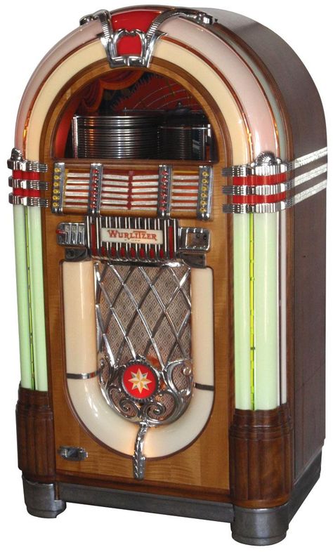 A fully functional classic jukebox    (you can keep the iPod and its dock...) Mame Cabinet, 1950s Diner, Deco Lighting, Shortwave Radio, Music Machine, Radio Vintage, Juke Box, Vintage Radios, Jukeboxes