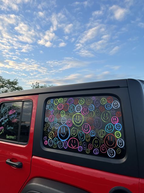 Senior Sunrise Senior Window Paint, Senior 2025 Car Decorating Ideas, Car Chalk Window Ideas Senior, Senior Sunrise Car Paint, Senior Year Car Paint Ideas 2025, Senior Car Decorating Ideas 2025 Window, 2024 Senior Car, Senior Car Paint Ideas 2020, Senior Car Window Paint Ideas