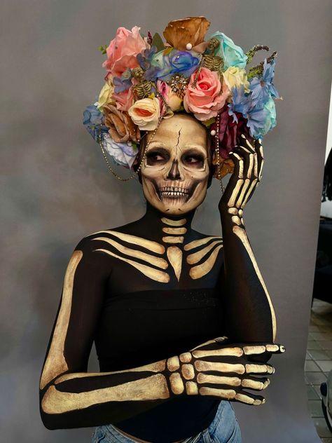 Mexican Art Painting, Aladdin Costume, Creepy Halloween Makeup, Halloween Makeup Diy, Face Painting Halloween, Skull Makeup, Horror Movie Characters, Halloween Magic, Halloween Inspo