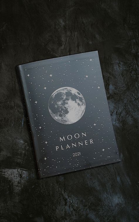 black background with the moon planner 2021 Moon Planner, Moon Notebook, Minimalist Bullet Journal, Bujo Layout, Bullet Journal Weekly, Journal Weekly, Moon Journal, Bullet Journal Printables, Bullet Journal Weekly Spread