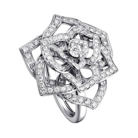 piaget rose ring, white gold diamond ring, piaget, online luxury jewelry store, g34u8700 Piaget Rose, Rose Diamond Ring, Piaget Jewelry, Luxury Jewelry Store, Rose Diamond, White Gold Set, Diamond Brooch, Rose Ring, Rose Jewelry