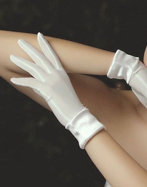 Pretty Gloves Aesthetic, White Silk Gloves Aesthetic, Cute White Gloves, White Gloves With Pearls, Short White Gloves, White Gloves Aesthetic, White Gloves Outfit, White Clothes Aesthetic, White Sheer Gloves