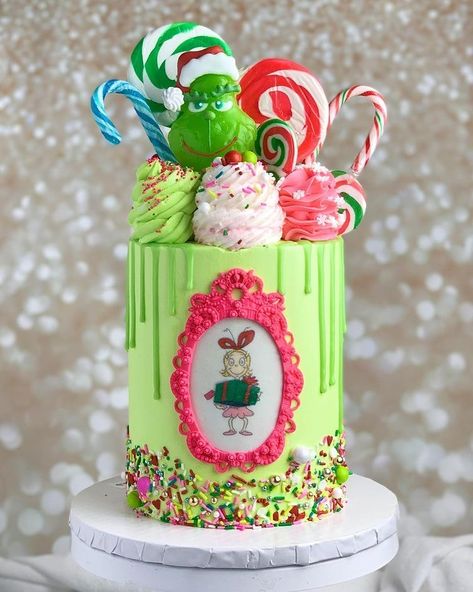 Whoville Cake, Grinch Birthday, Grinch Cake, Baby Grinch, Grinch Christmas Party, Grinch Party, Too Tired, Diy Art Projects