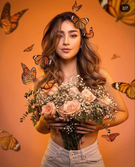 Monarch Butterfly Photoshoot, Butterfly In Hair Photoshoot, Butterflies Photoshoot, Photoshoot With Butterflies, Butterfly Themed Photoshoot, Butterfly Photoshoot Ideas, Butterfly Photoshoot, Unique Photoshoot Ideas, Conceptual Art Photography