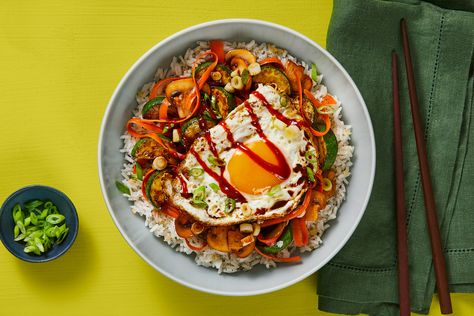 Bibimbap Bowls, Bibimbap Bowl, Egg Calories, Hello Fresh Recipes, Rice Bowls Recipes, Sesame Sauce, Bulgogi, Cooked Veggies, Hello Fresh