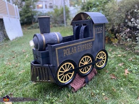 Polar Express Train Box Car Ideas, Polar Express Costume, Polar Express Writing, Toddler Car Activities, Cardboard Train, Train Costume, Halloween Train, Window Cling Vinyl, Polar Express Train