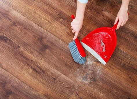 Cleaning Floor Quickly Hardwood Floors Diy, Diy Hardwood Floors, Clean Hardwood Floors, Cleaning Wood Floors, Weekly Cleaning Schedule, Clean Sweep, Weekly Cleaning, Chore Chart Kids, Cleaning Wood