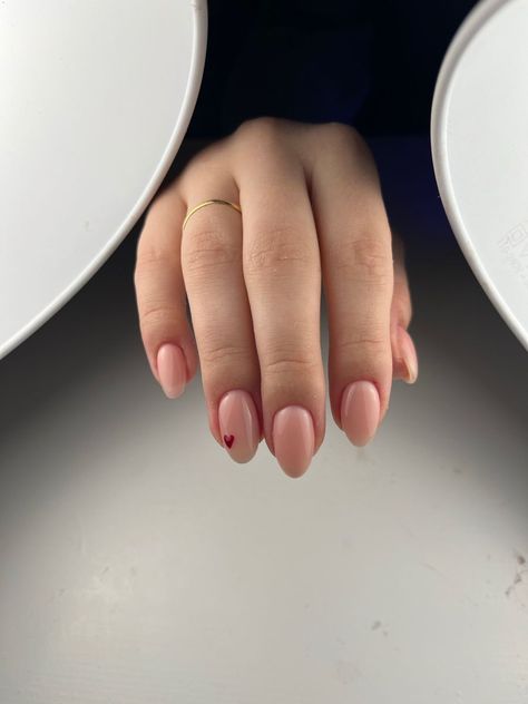 Naturelle biab nails with heart Natural Nail Designs With Hearts, Subtle Vday Nails, Biab Nails With Hearts, Basic Nails Almond Short, Short Natural Nails Heart, Acrylic Oval Nail Designs, Tiny Heart On Nails, Small Heart Nails Simple, Valentines Day Nails Biab