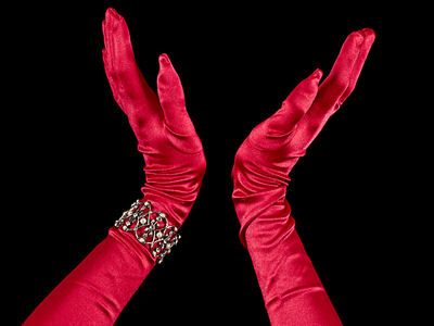 Dc Comics Aesthetic, Harley Quinn Dc Comics, Silk Gloves, Crazy Ex Girlfriends, Crazy Ex, Red Pictures, Gentlemen Prefer Blondes, Red Gloves, Dance Fashion