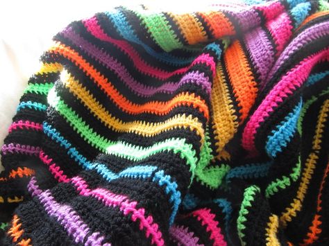 Granny Stripe Crochet, Motifs Afghans, Striped Afghan, Crochet Blanket Rainbow, Afghan Crochet Patterns Easy, Crochet Blanket Diy, Hand Crocheted Blanket, Striped Crochet Blanket, Stripe Blanket