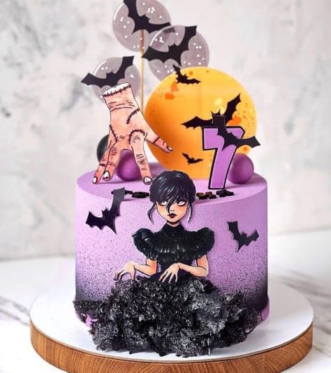 Maket Pasta, Wednesday Cake, Cakes Disney, Girl Bday Party, Galaxy Wallpaper Iphone, Bday Girl, Girl Cakes, Wednesday Addams, Baby Cake