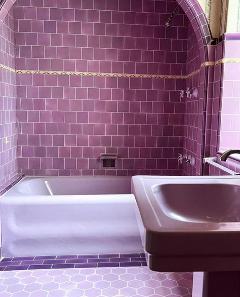 Pick your mood 🛁 Tiled bathrooms via Vintage Bathroom Love, Elle Decor, Retrovius and Interior Archeology #tiledesign #bathroomtiles #bathroomdesign #vintagebathroom #bathroominspo Lavender Tile Bathroom, Violet Bathroom, Lavender Tile, Tiled Bathrooms, Lavender Bathroom, Vintage Lavender, Bathroom Inspo, Vintage Bathroom, Bath Remodel