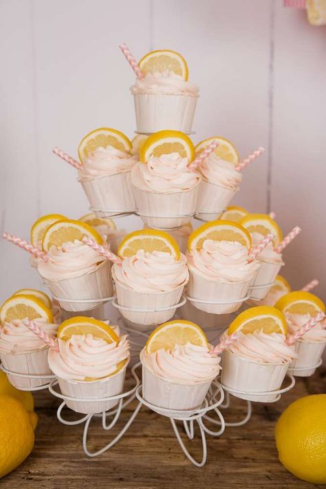 Lemonade Party Theme, Lemonade Stand Birthday Party, Party Lemonade, Lemonade Stand Birthday, Lemonade Stand Party, Sunshine Cupcakes, Bday Brunch, Lemon Themed Party, Lemon Birthday